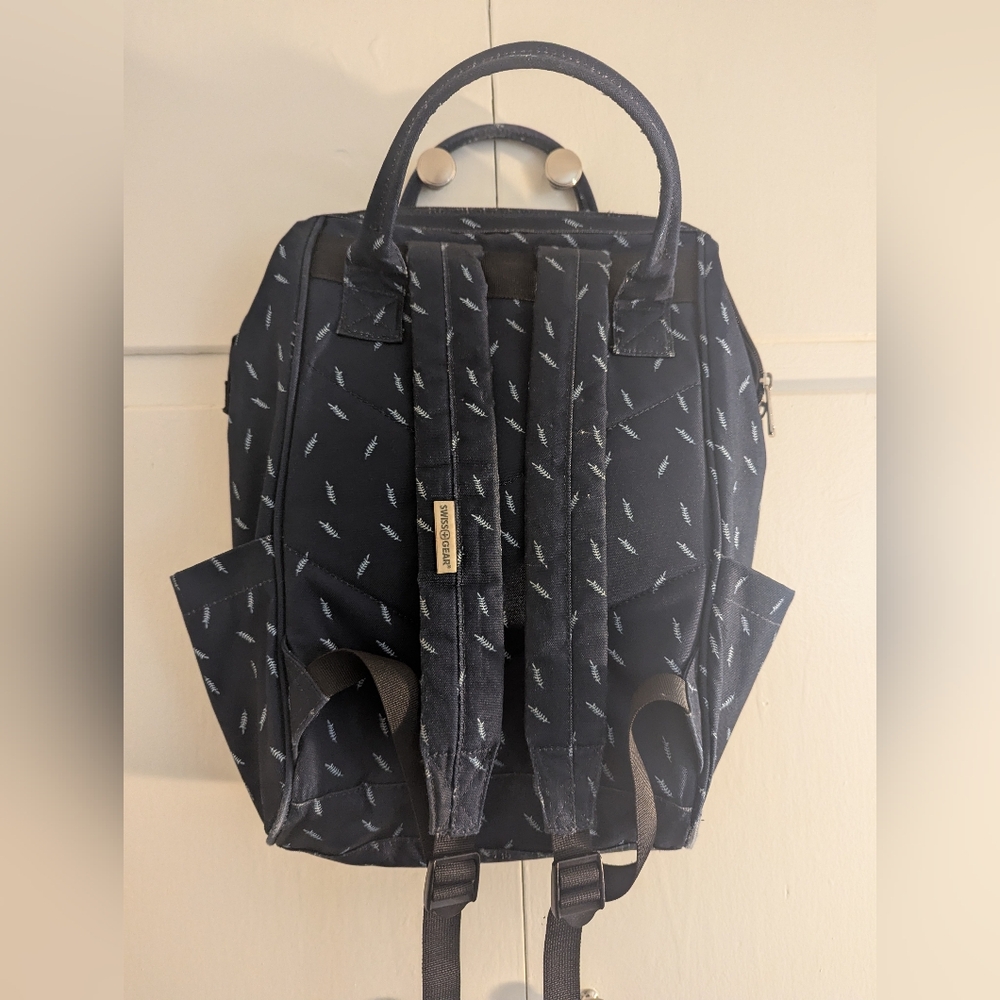 SWISSGEAR Artz Laptop Backpack in Navy Feathers - Picture 3 of 4